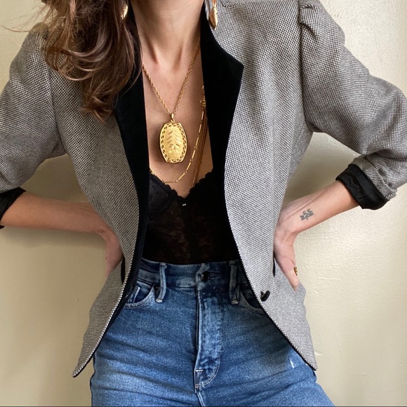 Vintage Jackets & Blazers - Vintage blazer with velvet collar and buttons